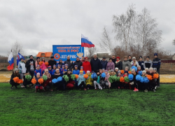 Для будущих чемпионов УЕФА в Комсомольце построили новое футбольное поле Для будущих чемпионов УЕФА в Комсомольце построили новое футбольное поле