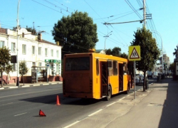 Автоледи влетела в автобус на центральной улице Тамбова Автоледи влетела в автобус на центральной улице Тамбова