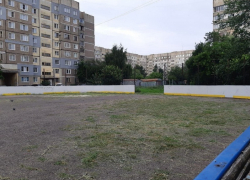 В Тамбове привели в порядок двор и хоккейную коробку после жалоб в соцсетях В Тамбове привели в порядок двор и хоккейную коробку после жалоб в соцсетях