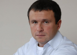 «Большинством за 40 минут» депутаты городской Думы премировали себя к Новому году «Большинством за 40 минут» депутаты городской Думы премировали себя к Новому году