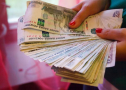 Жительница Котовска продавала двери дороже положенного, а разницу брала себе Жительница Котовска продавала двери дороже положенного, а разницу брала себе