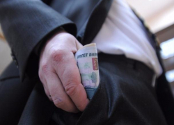 Сотрудник регионального отделения УМВД хотел «прикрыть дело» за 5 миллионов рублей Сотрудник регионального отделения УМВД хотел «прикрыть дело» за 5 миллионов рублей