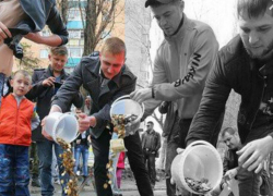 В Котовске собирались засыпать деньгами ямы на дорогах. Или не собирались В Котовске собирались засыпать деньгами ямы на дорогах. Или не собирались