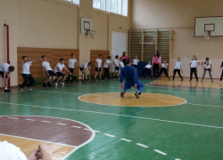 Чемпионскую зарядку с учениками тамбовской школы провел мастер спорта по дзюдо Чемпионскую зарядку с учениками тамбовской школы провел мастер спорта по дзюдо