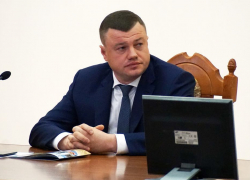 Александр Никитин поехал в Кремль для участия в заседании Госсовета РФ Александр Никитин поехал в Кремль для участия в заседании Госсовета РФ