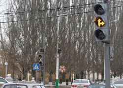 На самом аварийном перекрестке Мичуринска появились новые светофоры На самом аварийном перекрестке Мичуринска появились новые светофоры