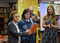 Сборник юных тамбовских поэтов и прозаиков торжественно презентовали в библиотеке им. Маршака Сборник юных тамбовских поэтов и прозаиков торжественно презентовали в библиотеке им. Маршака