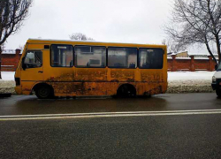 В Тамбовской области у автобуса, везущего детей в школу, на ходу отвалилось колесо В Тамбовской области у автобуса, везущего детей в школу, на ходу отвалилось колесо