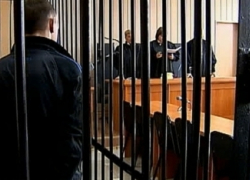 Они избивали полицейского несколько часов, теперь будут сидеть несколько лет Они избивали полицейского несколько часов, теперь будут сидеть несколько лет