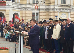 Губернатор поздравил ветеранов и участников парада с Днем Победы Губернатор поздравил ветеранов и участников парада с Днем Победы