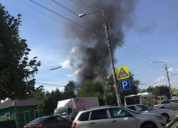 В Тамбове рядом с Базарной загорелось два дома В Тамбове рядом с Базарной загорелось два дома