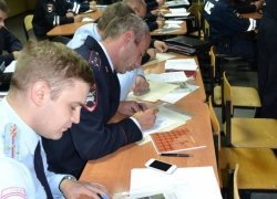 Сотрудники ГИБДД почувствовали себя в роли экзаменуемых Сотрудники ГИБДД почувствовали себя в роли экзаменуемых
