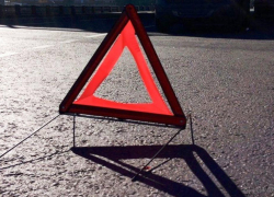 На закрытой дороге под Мичуринском перевернулся автомобиль На закрытой дороге под Мичуринском перевернулся автомобиль
