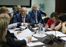 Депутаты областной думы пытаются оставить "Первомайскхиммаш" на плаву Депутаты областной думы пытаются оставить "Первомайскхиммаш" на плаву