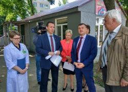 Низкая скорость строительства, недостаточное число рабочих на площадке и работа только в одну смену. Строительство перинатального центра оценил губернатор Низкая скорость строительства, недостаточное число рабочих на площадке и работа только в одну смену. Строительство перинатального центра оценил губернатор