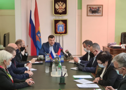 Президент РПЛ Прядкин и губернатор Никитин не договорились о дальнейшей судьбе ФК "Тамбов" Президент РПЛ Прядкин и губернатор Никитин не договорились о дальнейшей судьбе ФК "Тамбов"