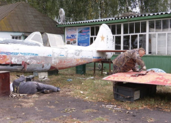 Отреставрированный Як-50 установят на аэродроме под Тамбовом Отреставрированный Як-50 установят на аэродроме под Тамбовом
