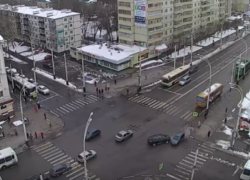 Видео очередного ДТП на перекрёстке Советской и Чичканова появилось в сети Видео очередного ДТП на перекрёстке Советской и Чичканова появилось в сети