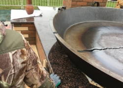 На Покровской ярмарке трещина на гигантской сковороде оставила гостей без традиционной жареной картошки На Покровской ярмарке трещина на гигантской сковороде оставила гостей без традиционной жареной картошки