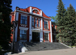 Тамбовский пороховой завод решил приобрести люксовую иномарку почти за 3 миллиона рублей Тамбовский пороховой завод решил приобрести люксовую иномарку почти за 3 миллиона рублей