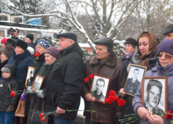 На Воздвиженском кладбище прошел митинг в честь погибших на Северном Кавказе тамбовчан На Воздвиженском кладбище прошел митинг в честь погибших на Северном Кавказе тамбовчан