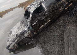 В «Поливном» пруду Жердевского района нашли «VOLVO» со скелетом в салоне В «Поливном» пруду Жердевского района нашли «VOLVO» со скелетом в салоне