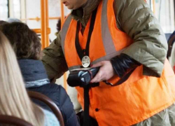 В Тамбове кондуктор автобуса №52 оскорбил школьницу, не сумевшую оплатить проезд В Тамбове кондуктор автобуса №52 оскорбил школьницу, не сумевшую оплатить проезд