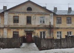 Власти Котовска попытались переселить две семьи из аварийного жилья в одну квартиру Власти Котовска попытались переселить две семьи из аварийного жилья в одну квартиру
