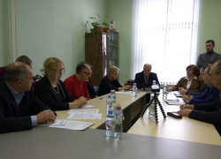 Представители управления здравоохранения и Общественной палаты области обсудили действия сотрудников скорой помощи Представители управления здравоохранения и Общественной палаты области обсудили действия сотрудников скорой помощи