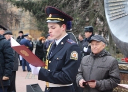 Тамбовские кадеты дали торжественную клятву у мемориала "Солдатам правопорядка" Тамбовские кадеты дали торжественную клятву у мемориала "Солдатам правопорядка"