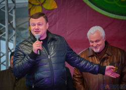 Губернатор поздравил главу законодательной власти области Евгения Матушкина с днем рождения Губернатор поздравил главу законодательной власти области Евгения Матушкина с днем рождения