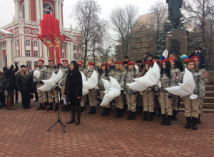 Белые шары вместо журавлей выпустили у Зои в честь Дня героев Тамбова Белые шары вместо журавлей выпустили у Зои в честь Дня героев Тамбова