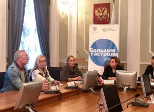 «Светит, да не греет» на тамбовской сцене ставит русский театр из Луганска «Светит, да не греет» на тамбовской сцене ставит русский театр из Луганска