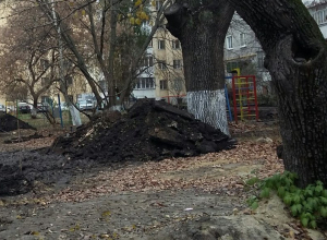300 ям остаются не закопанными в Тамбове после ремонта теплосетей 300 ям остаются не закопанными в Тамбове после ремонта теплосетей
