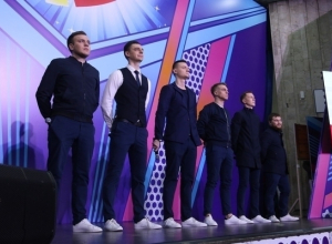 Кинокоманда «Проигрыватель» уже в гала-концерте «КиВиНа 2018», но еще не в Высшей лиге Кинокоманда «Проигрыватель» уже в гала-концерте «КиВиНа 2018», но еще не в Высшей лиге