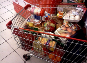 Охранник тамбовского супермаркета вырвал похищенные продукты из рук злоумышленника Охранник тамбовского супермаркета вырвал похищенные продукты из рук злоумышленника
