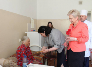 Подарки и поздравления получили ветераны, находящиеся на лечении Подарки и поздравления получили ветераны, находящиеся на лечении