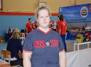 «Моя спортивная карьера началась с того, что я шла по улице с работы, и меня встретил парень» - Дарья Ефимцева на Чемпионате области по пауэрлифтингу «Моя спортивная карьера началась с того, что я шла по улице с работы, и меня встретил парень» - Дарья Ефимцева на Чемпионате области по пауэрлифтингу