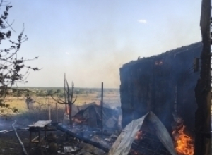 Тушить горящий дом пожарным помогали всем Татаново Тушить горящий дом пожарным помогали всем Татаново
