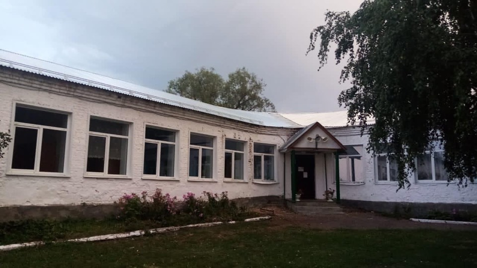 Пострадавшую от урагана Алгасовскую школу собираются восстановить к новому учебному году Пострадавшую от урагана Алгасовскую школу собираются восстановить к новому учебному году