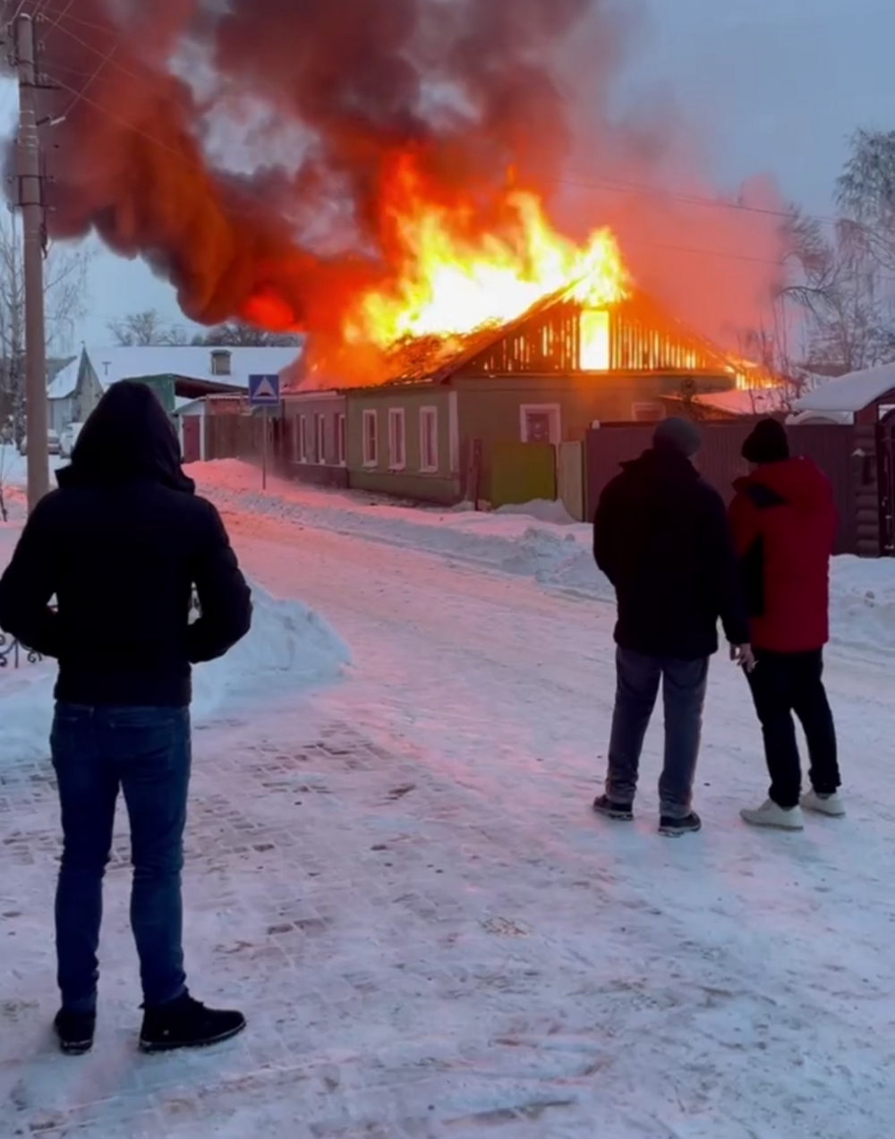 В Тамбове сгорел частный дом | 05.01.2022 | Тамбов - БезФормата